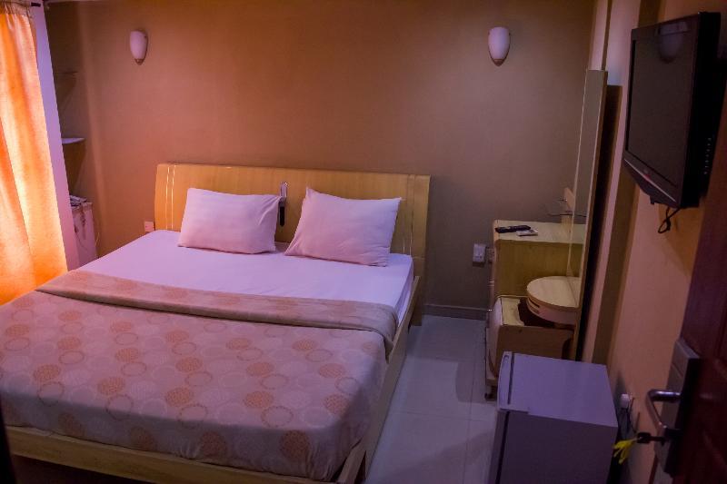 Theodawn Hotels @ Suite 29 Ikeja Exterior photo